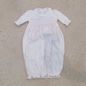 EDGEHILL COLLECTION 0-3 white SMOCKED BAG GOWN